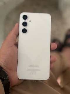 I am selling s23 galxy lush condition