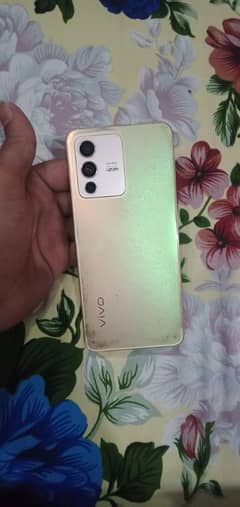 vivo v23.12gb 256gb .