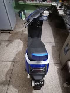 Evee scooty