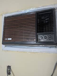 PEL window A/C in perfect condition