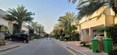 Quaid Villas 200sq yd Close to Entrance of BTK 3Bed One Unit Villas FOR SALE