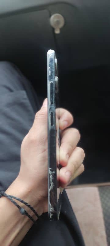redmi 12 in good condition with box onli 3 month used 1