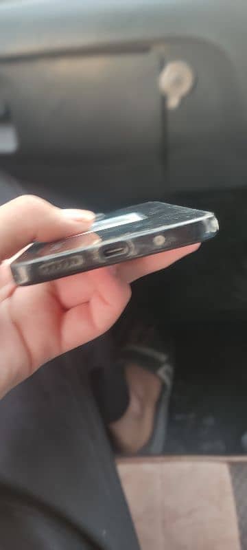 redmi 12 in good condition with box onli 3 month used 3