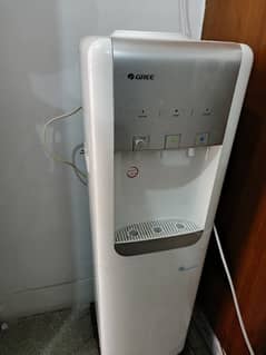 Gree water dispensr