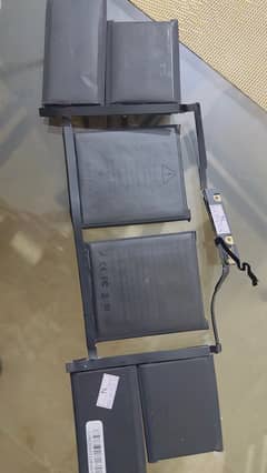 macbook pro 2017 15.4 inch battery