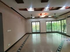 DHA 1 Kanal Facing Park Fantastic Upper Portion With Separate Gate For Rent In Phase 4