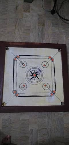 Carrom board