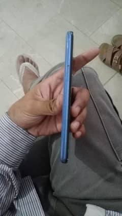 aquas zero 5g 4gb 64gb signal sim 10 by 10 condition watar pak