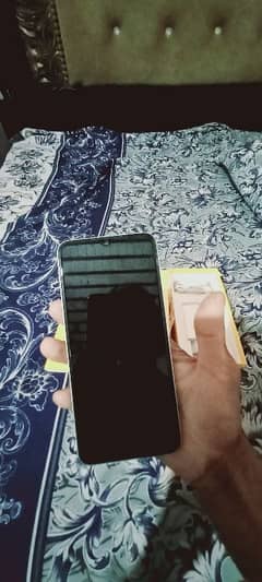 Realme c35