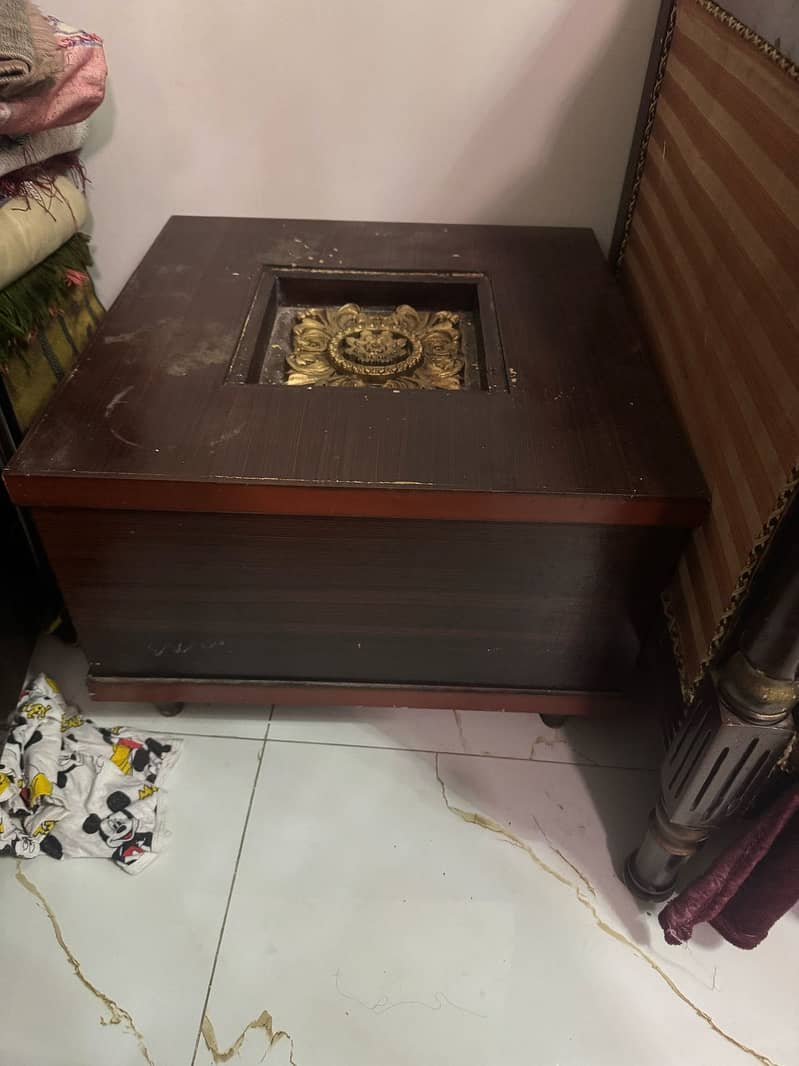 SET OF THREE CENTER TABLES 5