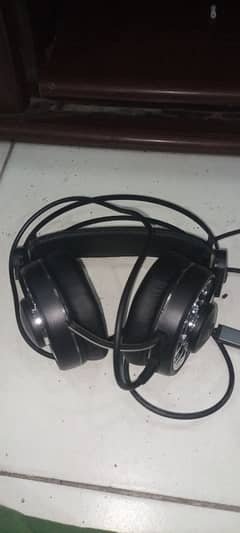 headphone only mic base broke only use 1time