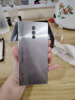 Red magic 8s pro 16/512 GB 03230916581 my what'sap number