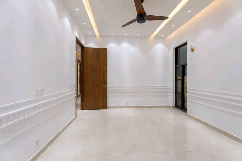 DHA PHASE 7 BLOCK Y 1 KANAL FULL HOUSE FOR RENT. 9
