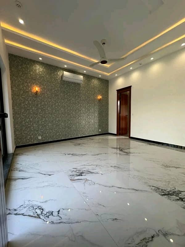 DHA PHASE 7 BLOCK Y 1 KANAL FULL HOUSE FOR RENT. 25