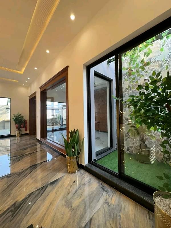 DHA PHASE 7 BLOCK Y 1 KANAL FULL HOUSE FOR RENT. 33