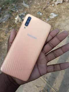 aoa 6gb 128gb ha penal change ha Achay wla front cam ka lanz kharab ha