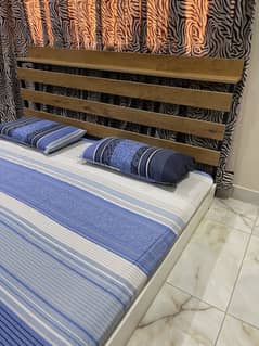Habitt Branded Very less used bed and mattress