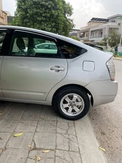 Toyota Prius 2007 whatsapp only