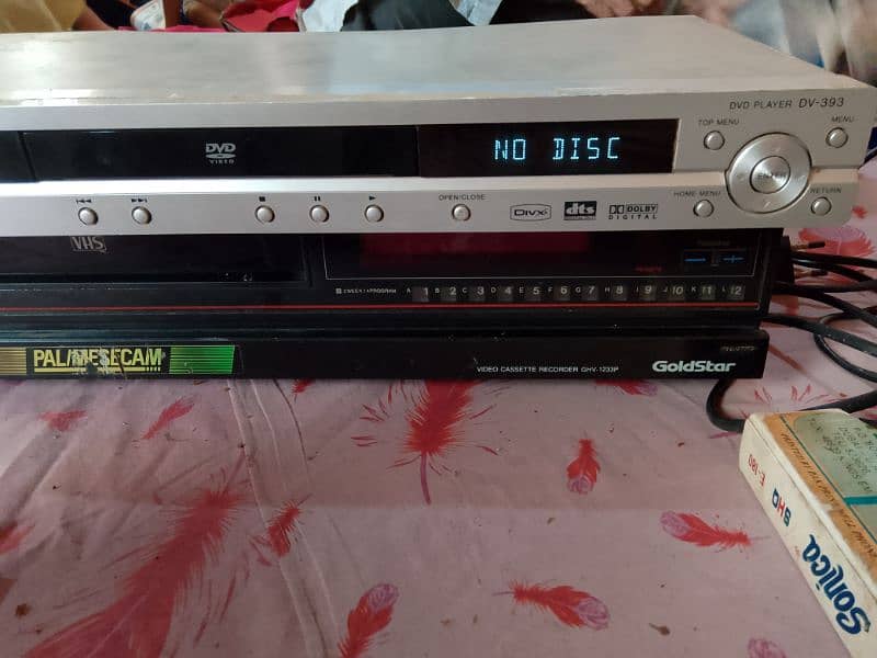 DVD player VCR computer LCD 0