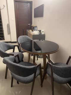 Four seater round table