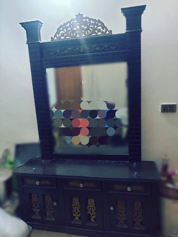 King Bed with two side tables and dressing table with mirror 4