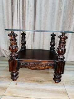 center table in excellent condition
