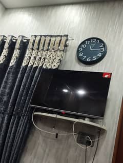dawlance 32"inch led WiFi wali 6 month garenty available