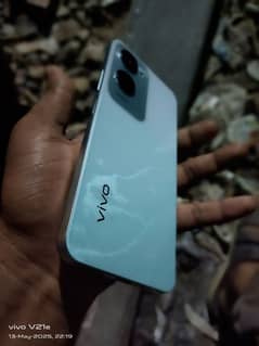 vivo y18 4 128 full box condition 10/10
