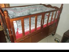 baby cot