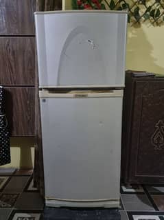 fridge achi condition ma ha care kar ka rakhi ha price bhi munasib ha