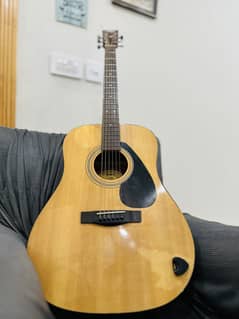 Used Guitar Yahama F310