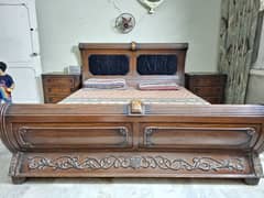 Bed with side table (Pure Seesham wood)