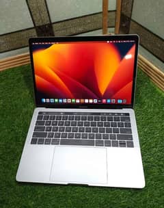 MacBook pro 2018(15inch) i9 32gb/512gb