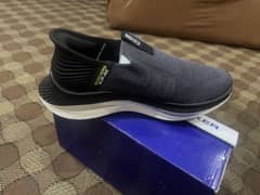 SKECHERS DISTANCE WALKER SHOES