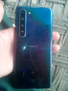 sharp Aquos r5g
