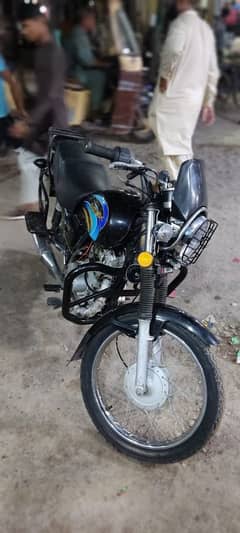 2011 k 12 mahina ki bike ha Patta 2012 ka ha