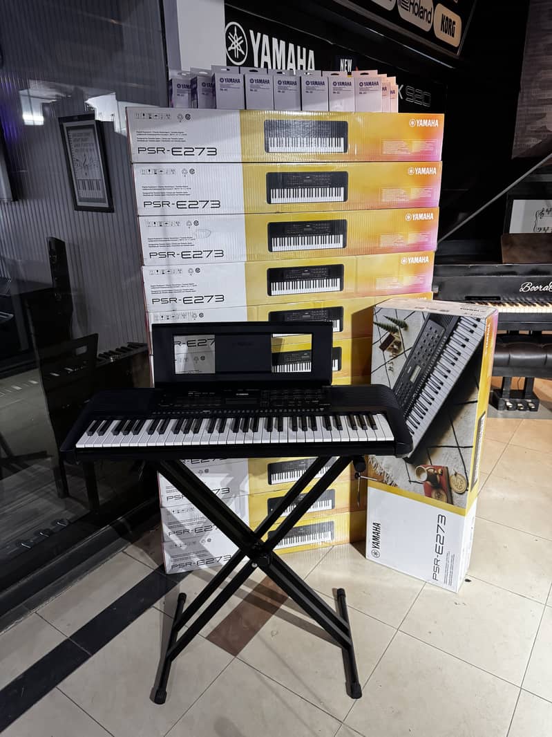 Yamaha e273 / Grand Piano/ piano/ pool table/ keyboard 4