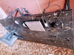 laptops table bilkul new hai 2 table hain