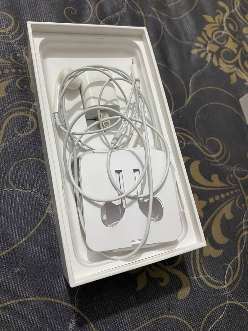 iPhone XS Max ( condition 10/10 ) Dual 12