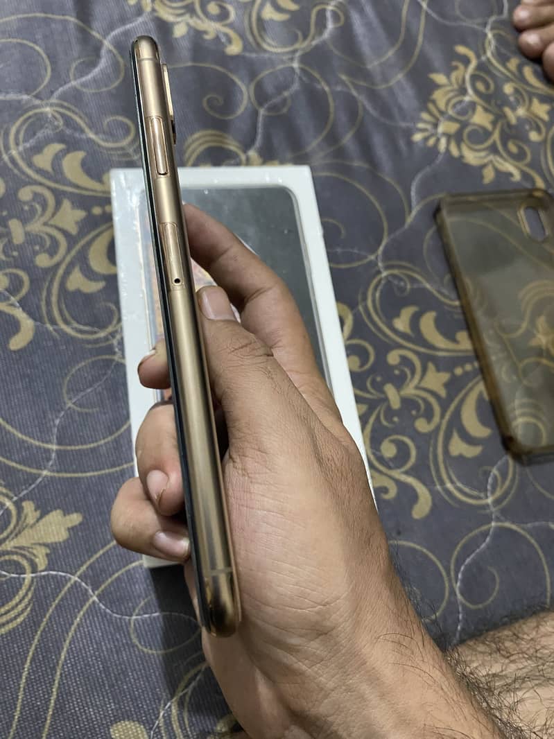 iPhone XS Max ( condition 10/10 ) Dual 13