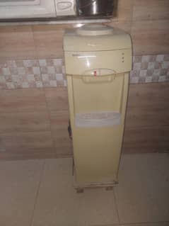 Dispenser good condition original condition