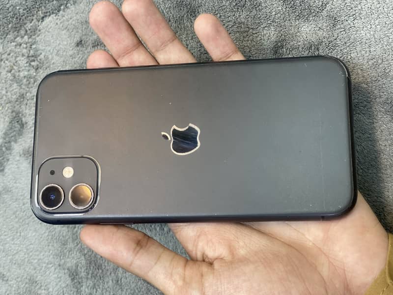 Iphone 11 64gb 10/10 condition read add 1