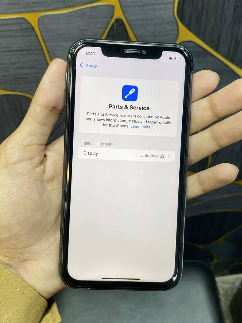Iphone 11 64gb 10/10 condition read add 5