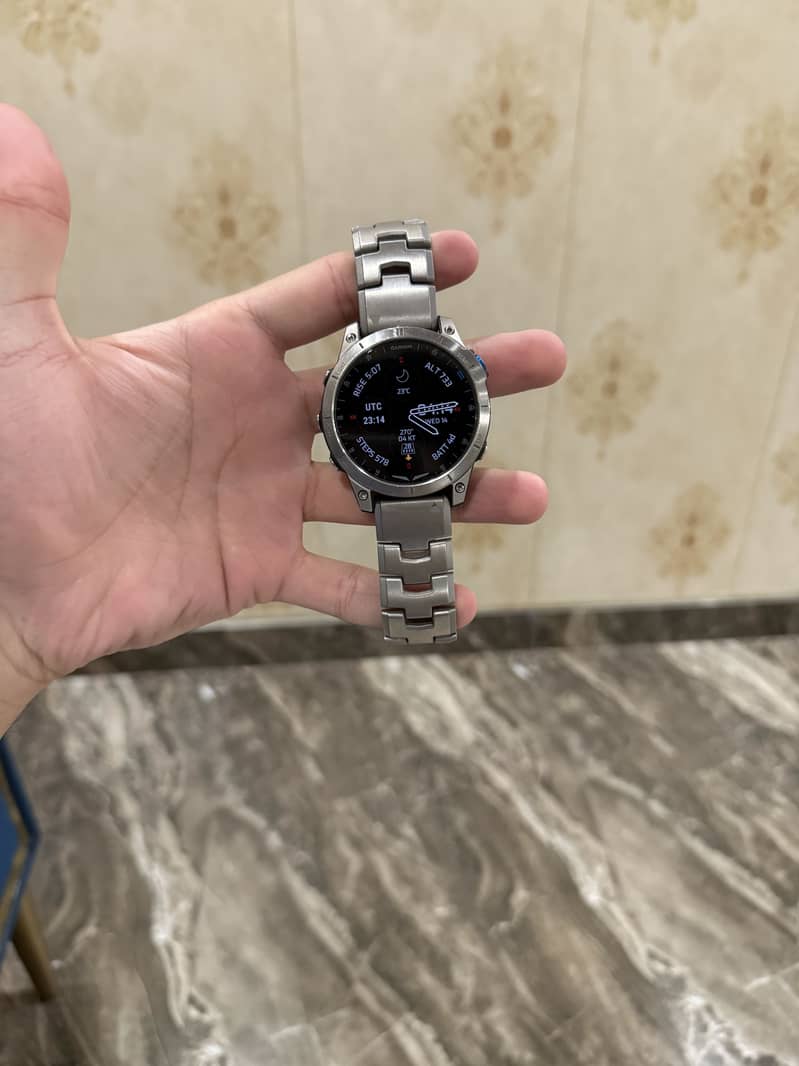 Garmin D2 Mach 1- Vented Titanium Bracelet 2