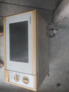 National Japani Microwave oven in 8000