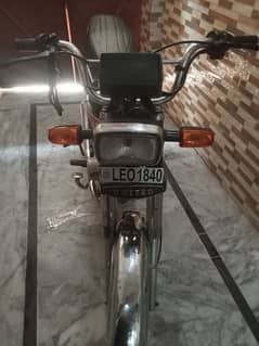 United 70 bike( 2019 model) (03288832140 )