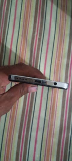 infinix hot 40  10/10 condition 1 hand used