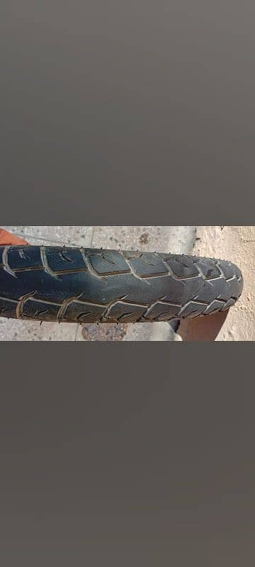 cb150 ka tyre original or panther ka 90.90. 18  panthr sirf 1 month use 5