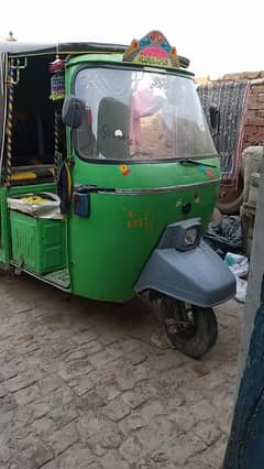 auto riksha acchi condition mein hai
