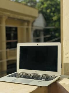 APPLE MACBOOK AIR MID YEAR 2013